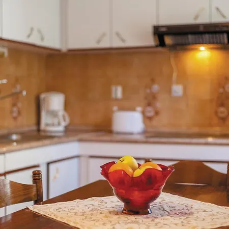 Kneza 02 アパート トロギール