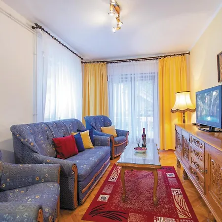 Apartment 2 Bedroom Cozy Apartment In Okrug Gornji Trogir