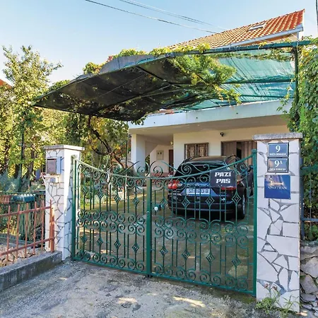 Apartment Kneza 02 * Trogir